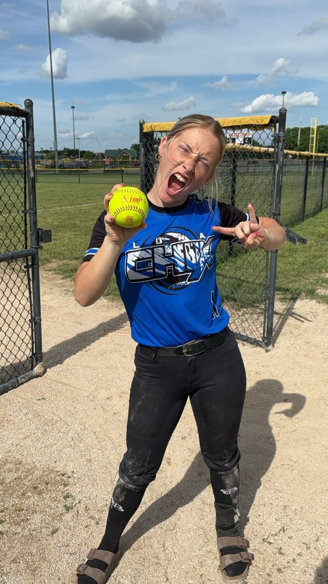 bellatalbot1110's tweet photo. I was 9 for 13 for the weekend with a couple of good pokes and a 3 run bomb! So excited to finally be 100% again after my ankle injury and can’t wait to keep it up! @NBSoftball1 @CoachMooreNB https://t.co/e1hp6FTn6x