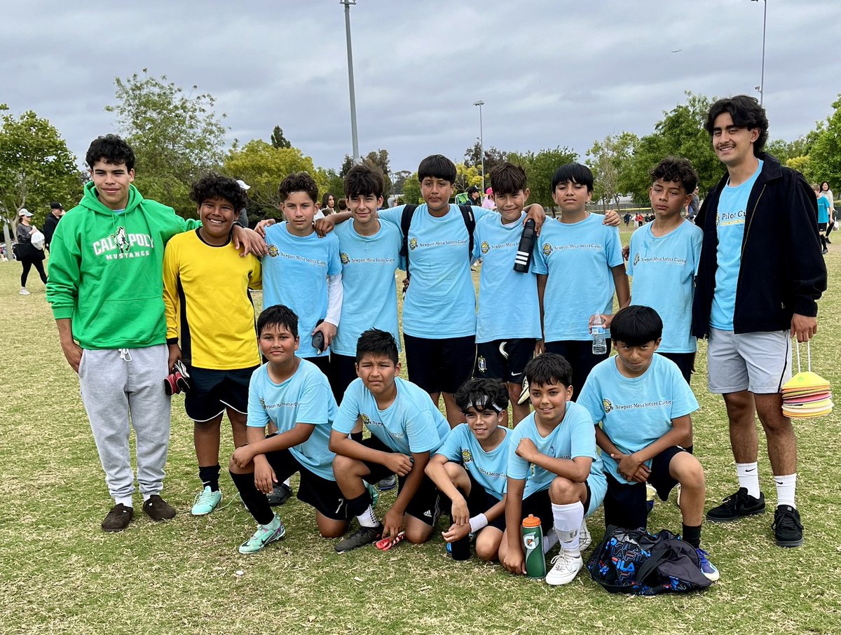 WESDolphins's tweet photo. 2do año que nuestros Delfines terminan en 2do lugar contra el mismo equipo, pero jugaron con determinación y corazón. Felicidades a nuestros Delfines! Estamos muy orgullosos! #NMUSD #NewportMesaSoccerClassic https://t.co/217zrBoEpR