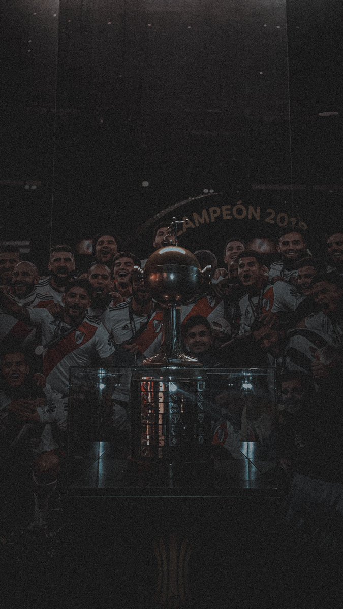 AUNQUE DUERMO POCO, SUEÑO CADA NOCHE CON VOS