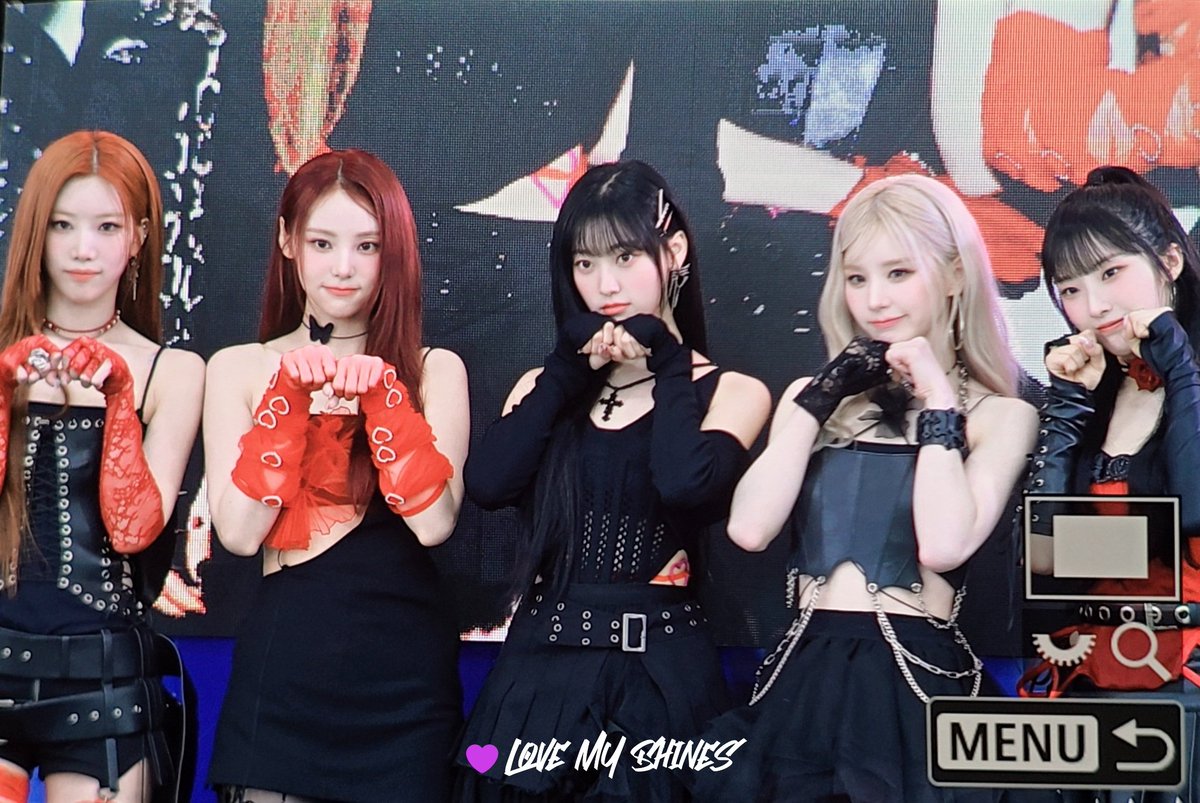 240603 프리뷰💜💜

#ARTMS 
#Choerry #최리
#Heejin #희진
#Haseul #하슬
#KimLip #김림
#Jinsoul #진솔 
#LoveMyShines