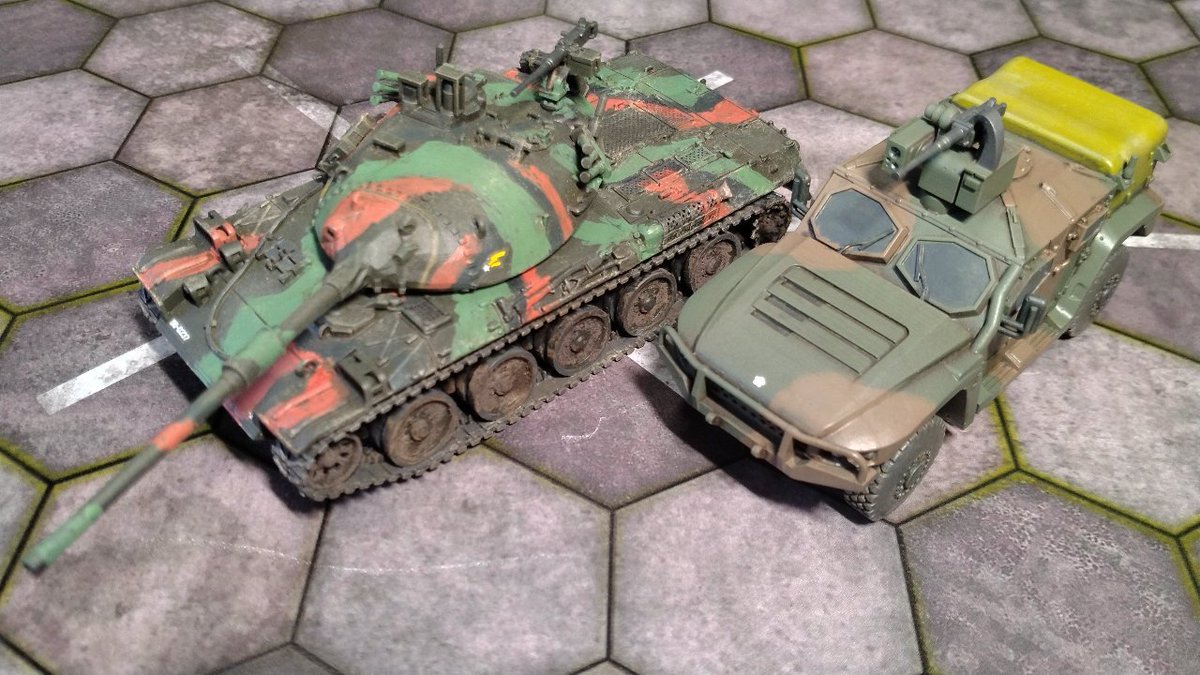 陸自ハウケイ(塗装だけ)とSTB-1完成。 