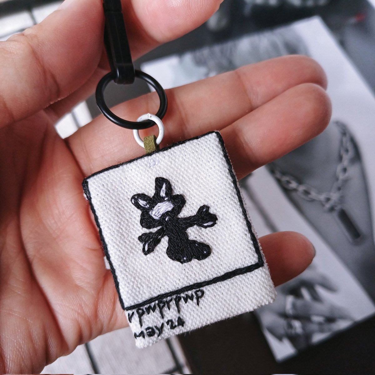 OctopuzyC's tweet photo. #akoodayreview
RPWPRPWP #RM KEYRING 🖤🐨
งานแฮนเมดปักมือแบบน่ารักสุดๆ
ไอ้เจ้าตัวพิ๊วๆงอแง♡ (°.◜ᯅ◝°)°。
#OCTOCATZROOM
#OCTOUNBOX https://t.co/ma8CurMIu7