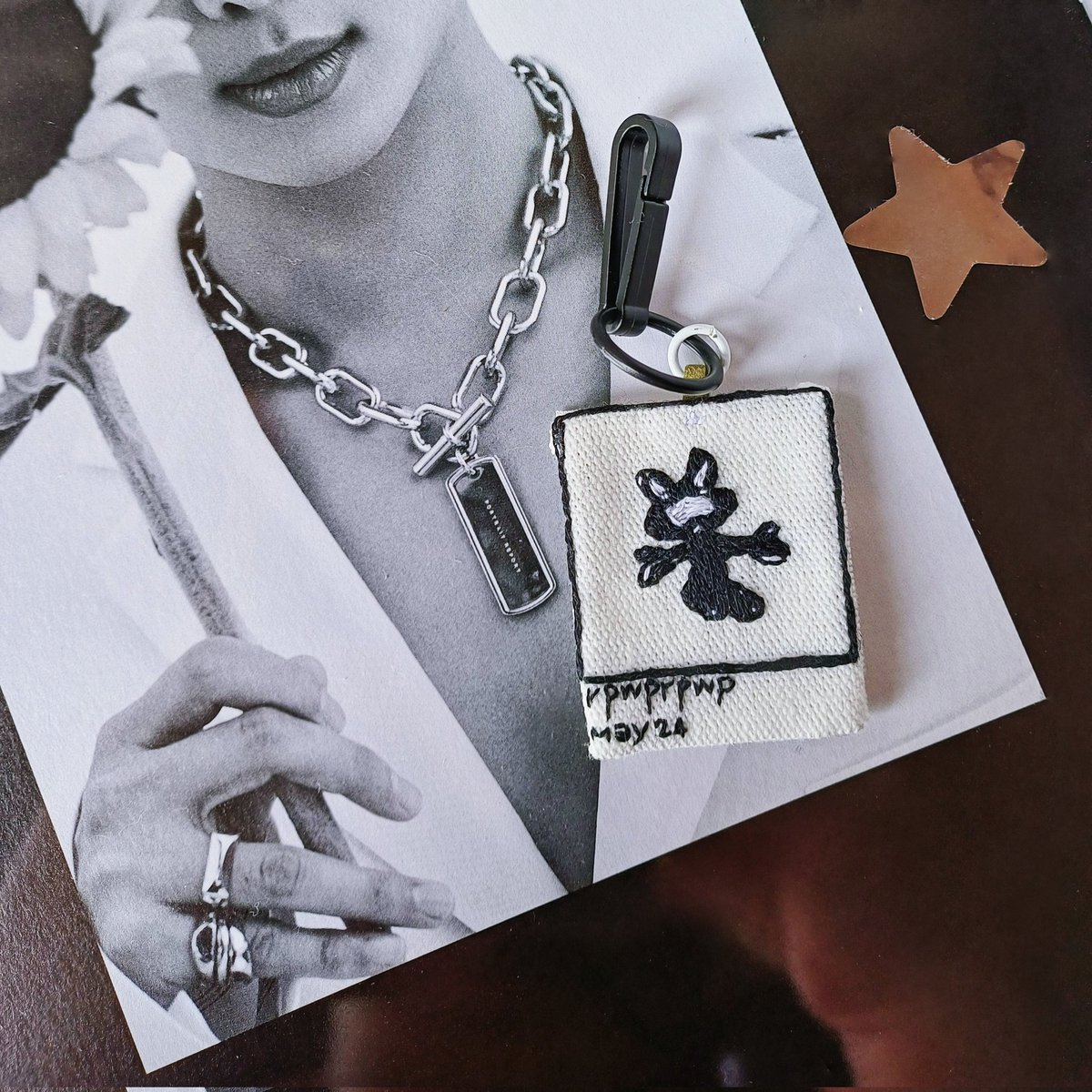OctopuzyC's tweet photo. #akoodayreview
RPWPRPWP #RM KEYRING 🖤🐨
งานแฮนเมดปักมือแบบน่ารักสุดๆ
ไอ้เจ้าตัวพิ๊วๆงอแง♡ (°.◜ᯅ◝°)°。
#OCTOCATZROOM
#OCTOUNBOX https://t.co/ma8CurMIu7