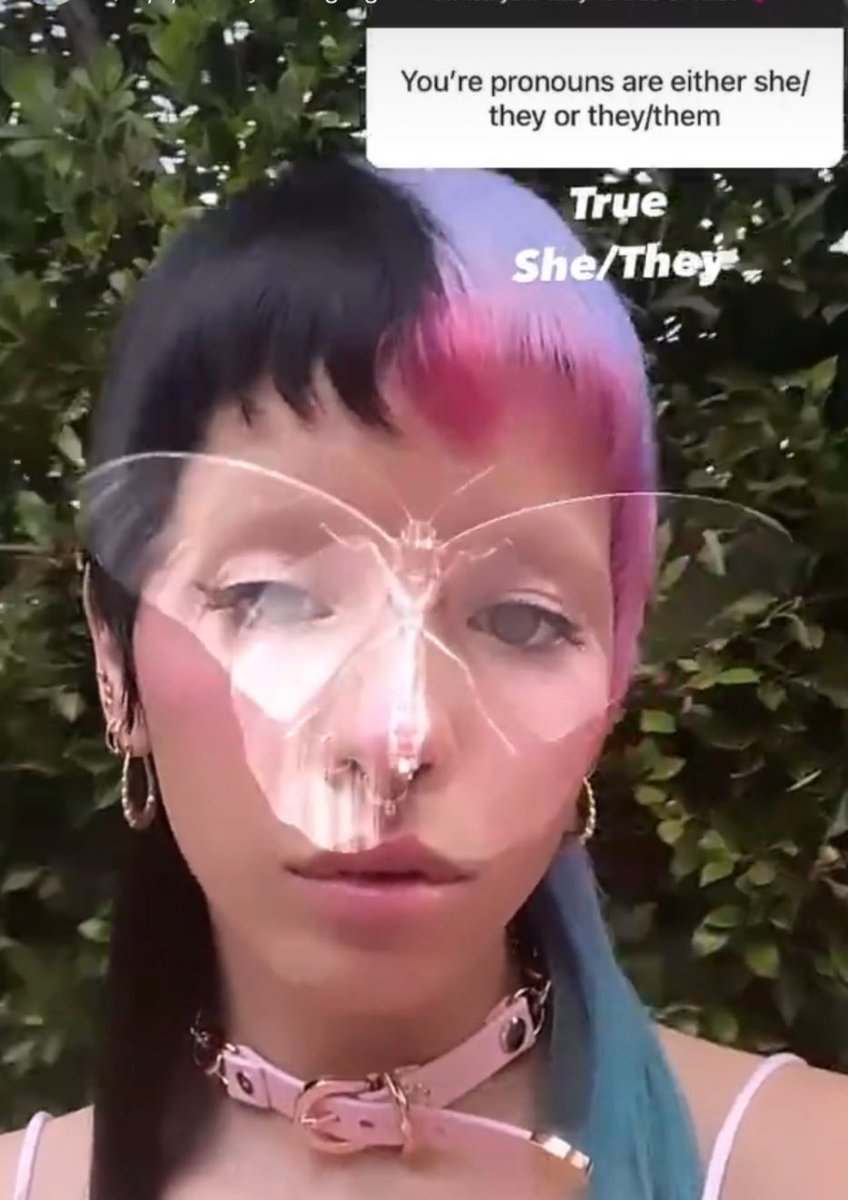 melanieglobalbr's tweet photo. @yyeilish Ela se identifica como “she/they” então acreditamos que sim! 💗 https://t.co/EaDlUkjzx4