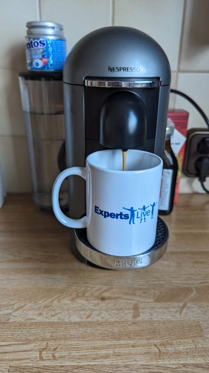 Even wakker worden... En dan naar #ExpertsLiveNL voor voorbereidingen! Wie zie ik morgen? #Microsoft #TechEvent