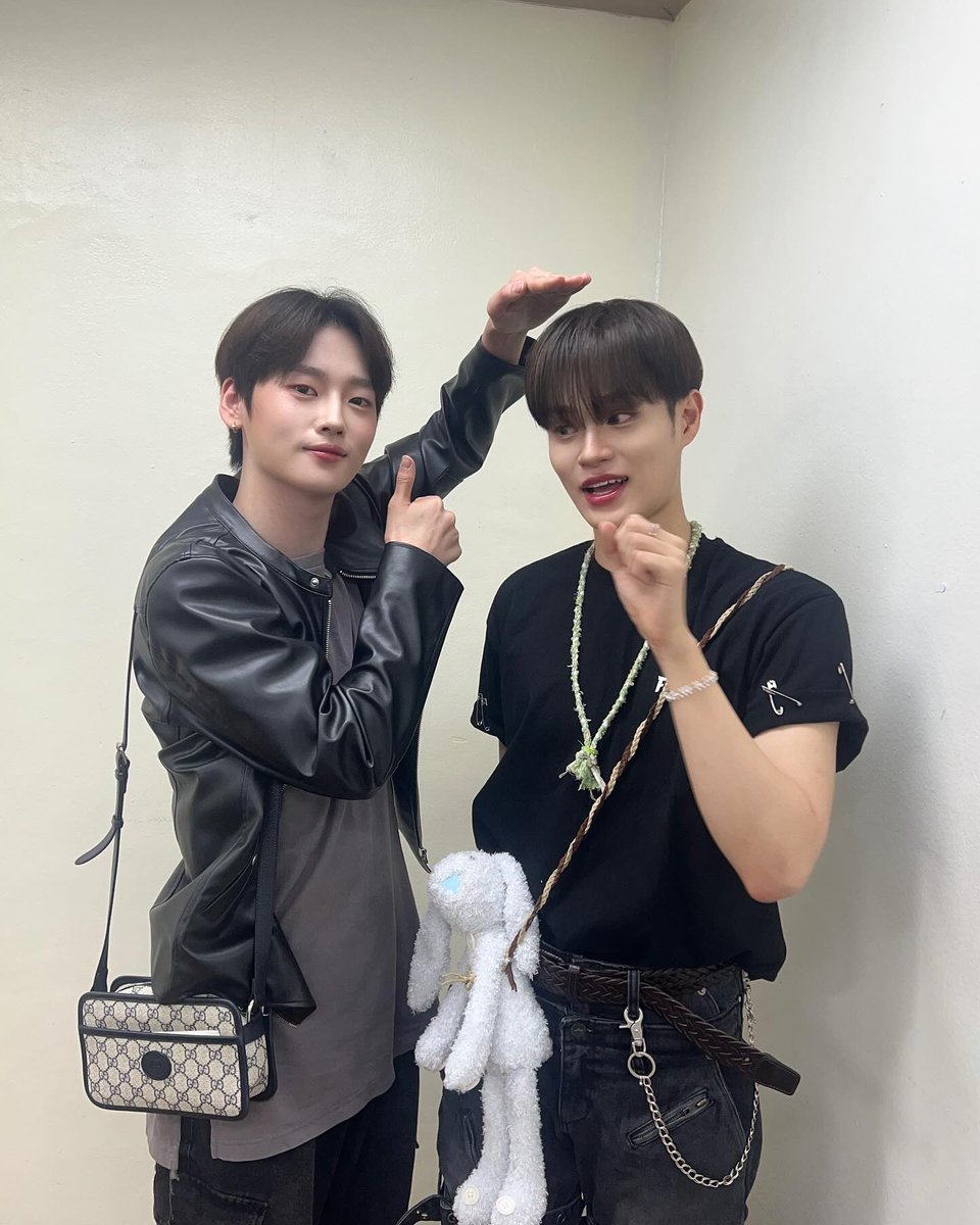 AB6IXBrasil's tweet photo. 📸 27.05.24 | Atualização da conta do Kang Seokhwa do Wei no Instagram com o Daehwi.

"Meu bestie🤟🏻"

©AB6IXBrasil
#AB6IX #에이비식스 #전웅 #김동현 #박우진 #이대휘 @AB6IX @AB6IX_MEMBERS @WEiBrazil https://t.co/w6EtucXeHx