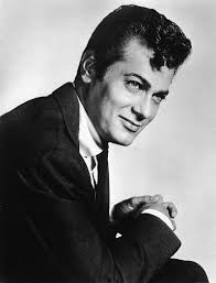 TheDarkPages's tweet image. Remembering Tony Curtis, born Bernard Schwartz on today's date in 1925. Loved him best in Sweet Smell of Success (which should have earned him an Oscar), The Defiant Ones, and Some Like it Hot. And the first movie I ever saw him in: Houdini!