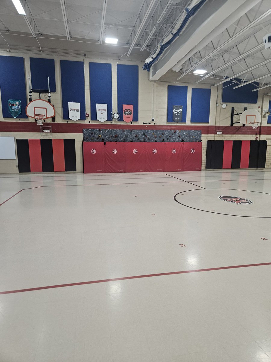 EH_WW_PhysEd's tweet photo. Before and after pics of the equipment room. https://t.co/96z0JDp2xE