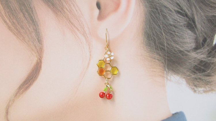 yumehitsuzi09's tweet photo. こんにちは。
いつもいいねRありがとうございます🙇‍♀️

こちらご購入頂きました🐝🍯
ルポポさんのお店にも置いていますので、ぜひ寄ってみてくださいね✨

ミンネ→ https://t.co/6gVoeiCUQ8

クリーマ→ https://t.co/Oi5gx0u3NA

店舗販売→LUPOPO cafe＆gallery

 #ハンドメイド
 #ハンドメイド作品 https://t.co/yy2113l3ZY