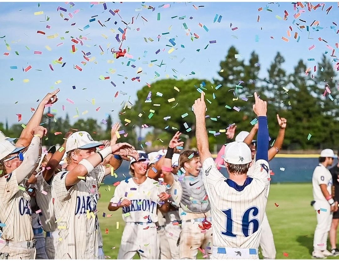 ohshardball's tweet photo. Saying Goodbye to some really good kids . Tony , Jayden and Gabe . Glad we all got to take this ride with you . https://t.co/BOqydnJfe1