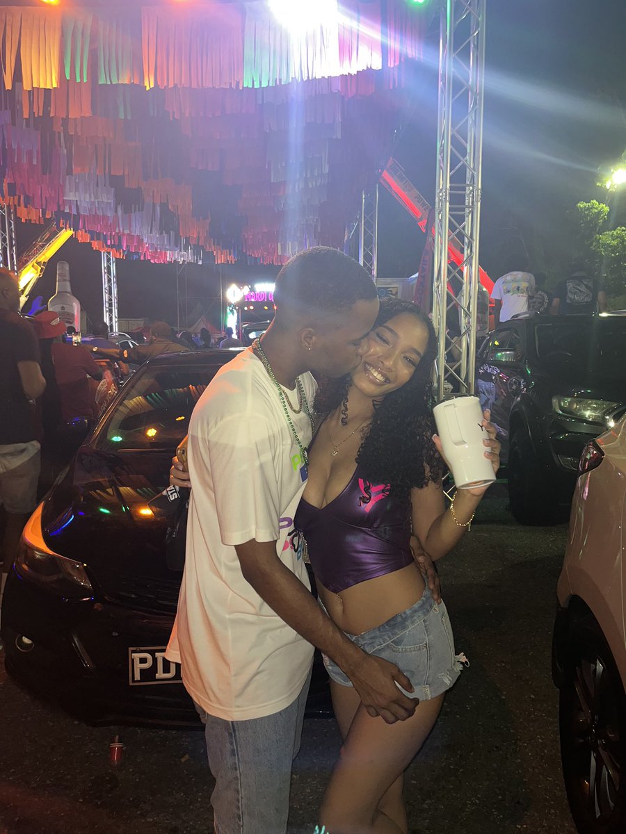 abidabimarie's tweet photo. Always kissing me on my cheek. My perfect angel. I will love you forever ❤️❤️ https://t.co/1sPtSqoCUs