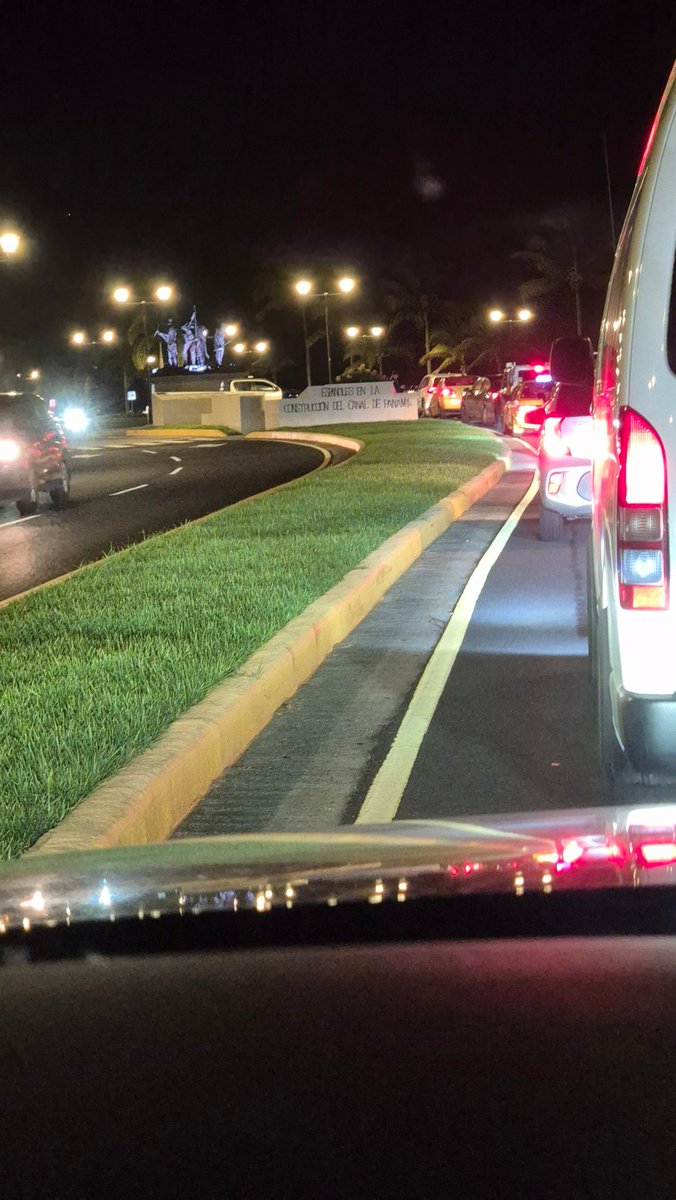 Cirojaen's tweet photo. Espero agarren a los ladrones que van en dirección al causeway @ProtegeryServir https://t.co/NH541GM5cz