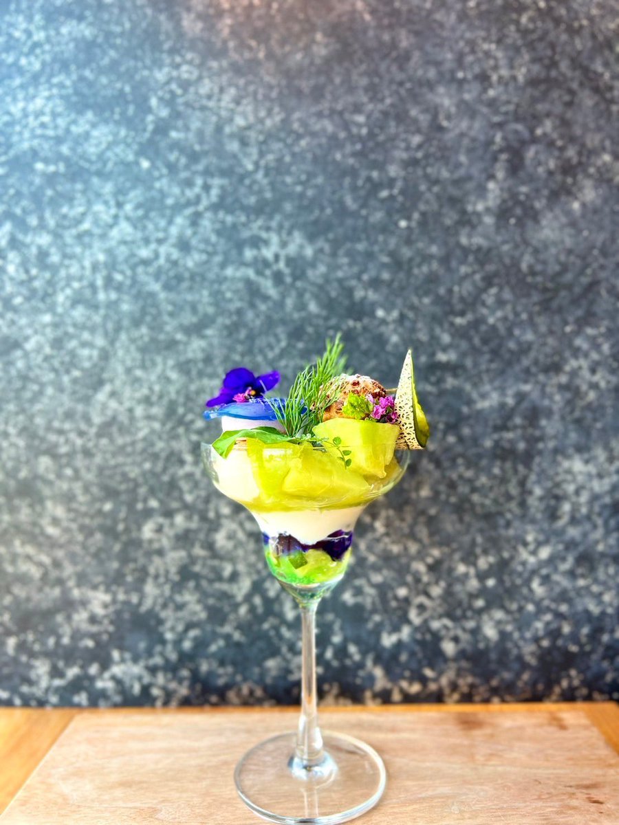 cafe_flight_4F's tweet photo. 6/3（月） 12:00-open

今月の月替わりパフェはメロンとブルーベリーです🍈🫐

本日もお待ちしております✨️ https://t.co/FrSLnT0xM9