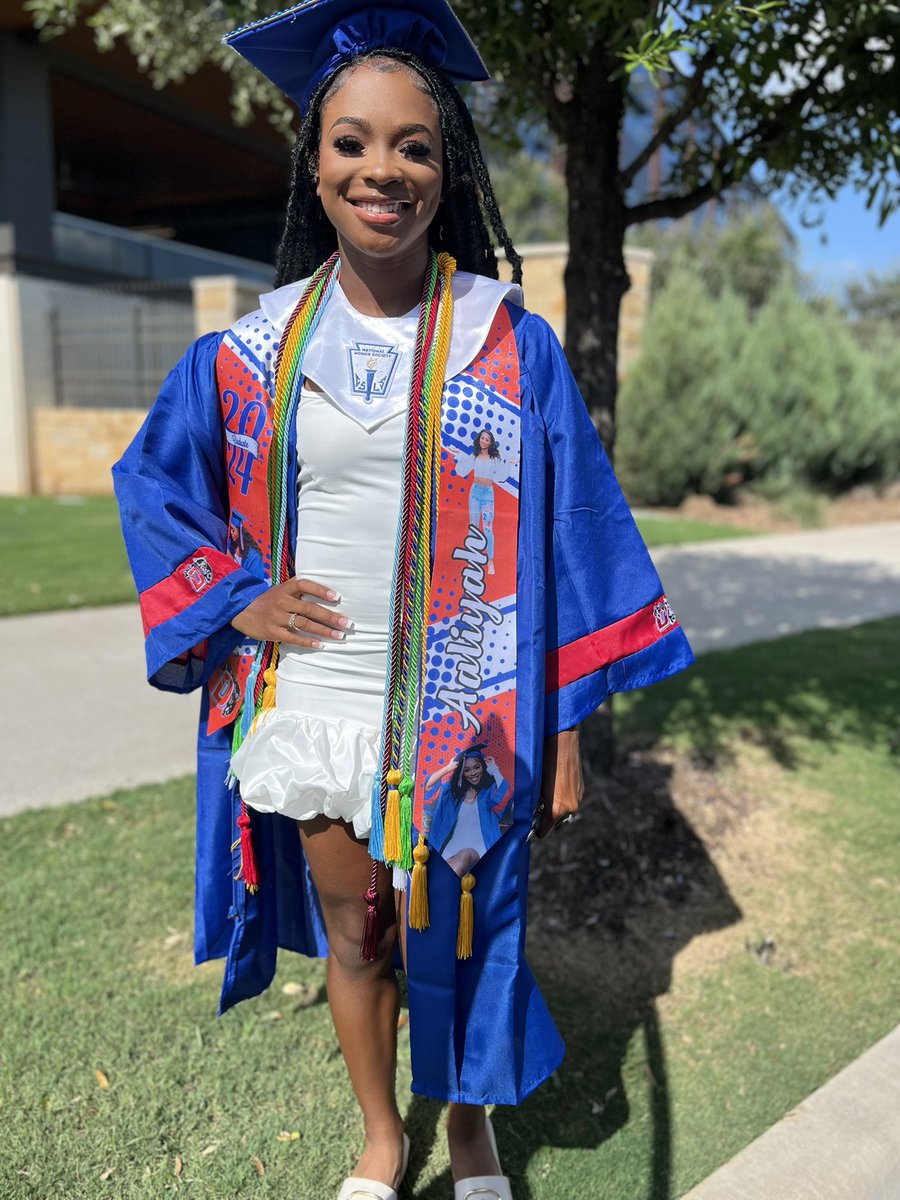 Top 10% of my class, member of the National Honor Society, and two time girls 6A track state champ!!!! Senior year ended great!!!! Class of 2024 
<a href="/DuncanvilleISD/">Duncanville ISD</a> @pantherssports <a href="/GirlsTrackDHS/">Duncanville High School Girls Track & Field</a>
