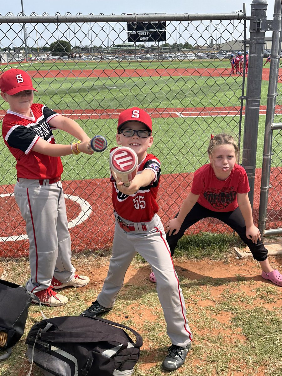 jlynneverett's tweet photo. End of Season for my big hitters! ❤️⚾️❤️🥎❤️ https://t.co/6boyo8tQtm