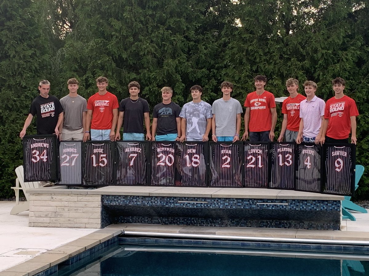 Celebrated our seniors one last time tonight. I am really going to miss this group! During their 4 years at BVW, the program had a heck of a run:
2021: 17-6, Regional Champs
2022: 23-2, State Champions
2023: 20-5, State Champions 
2024: 24-6, State Runner Up
#Memories #IGYB 💪