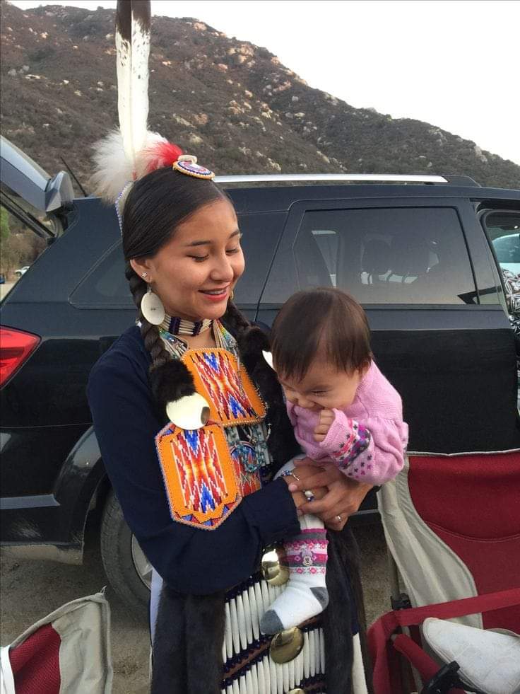 NativeLover11's tweet photo. Native American Beauty https://t.co/i5ePZKbwE5