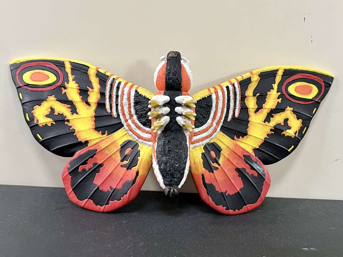 ムービーモンスターシリーズ モスラ成虫（1992） 元のソフビは裏側塗装