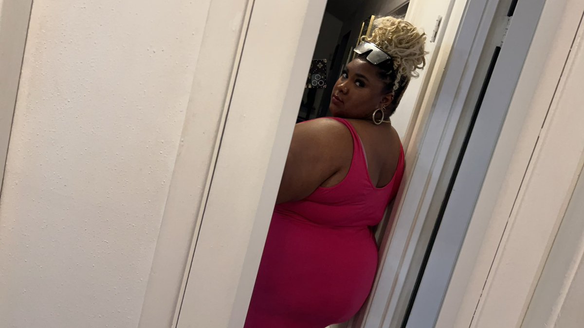 Slayyyla's tweet photo. Brains, beauty, and a whole lot of sASS🍑😘 https://t.co/lLQcIiRUBV