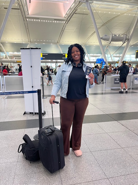 ECSUIP's tweet photo. We begin this week with Aixa Barnwell's (Senior, Psychology major) arrival in Panama City, Panama to study semi-intensive Spanish for two weeks with Español en Panamá. ✈️🇵🇦 We are super proud of Aixa! Have fun!  #ECSUAbroad #HBCU #LetsGoGlobal #internationaleducation #ECSU https://t.co/tdHLDnqP7n