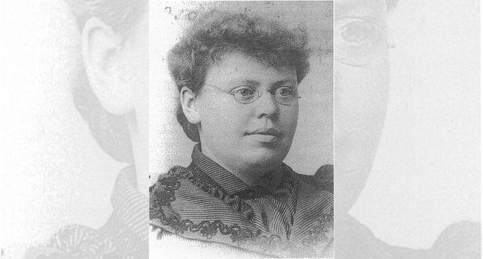 ik_de5igns's tweet image. Meet Leah Rachel von Essen: Editor by day, genre-bending book reviewer by night. Follow her blog While Reading and Walking for unique literary insights! #BookLover #LitCommunity worldnewsera.com/lifestyle/book…