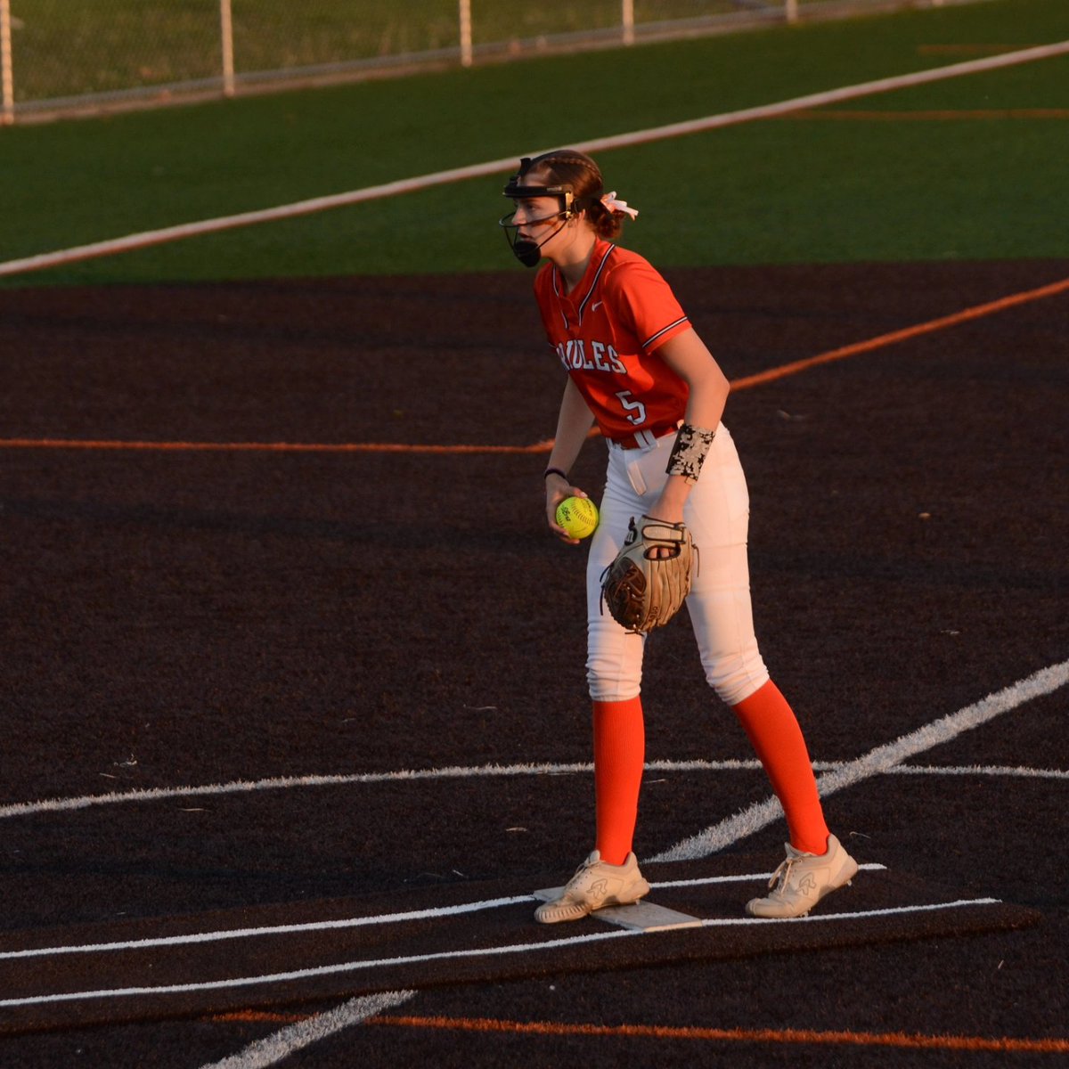 bradcarmon34's tweet photo. It's a wrap. Alayna's 9th grade sb season finished this evening with a fun end of year banquet. Alayna was the starting varsity pitcher this season, pitched 120+ innings, had 130+ K's, made All Conference, and was voted team m.v.p. &amp; most competitive. Fun supporting &amp; watching. https://t.co/8mvuON4vGx