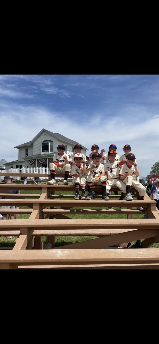 11u St Louis Rawlings Tigers tweet media