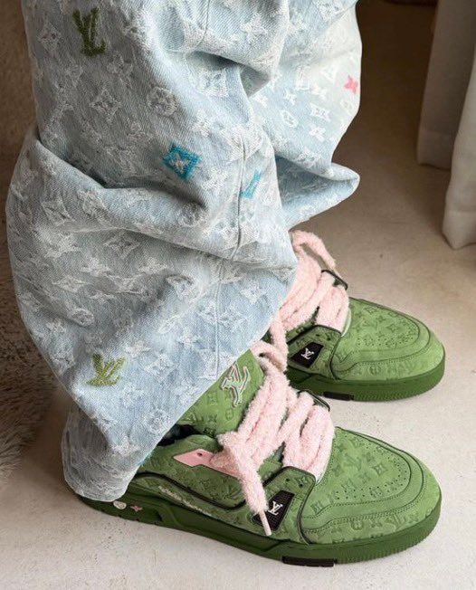 Rogue Fashion tweet media