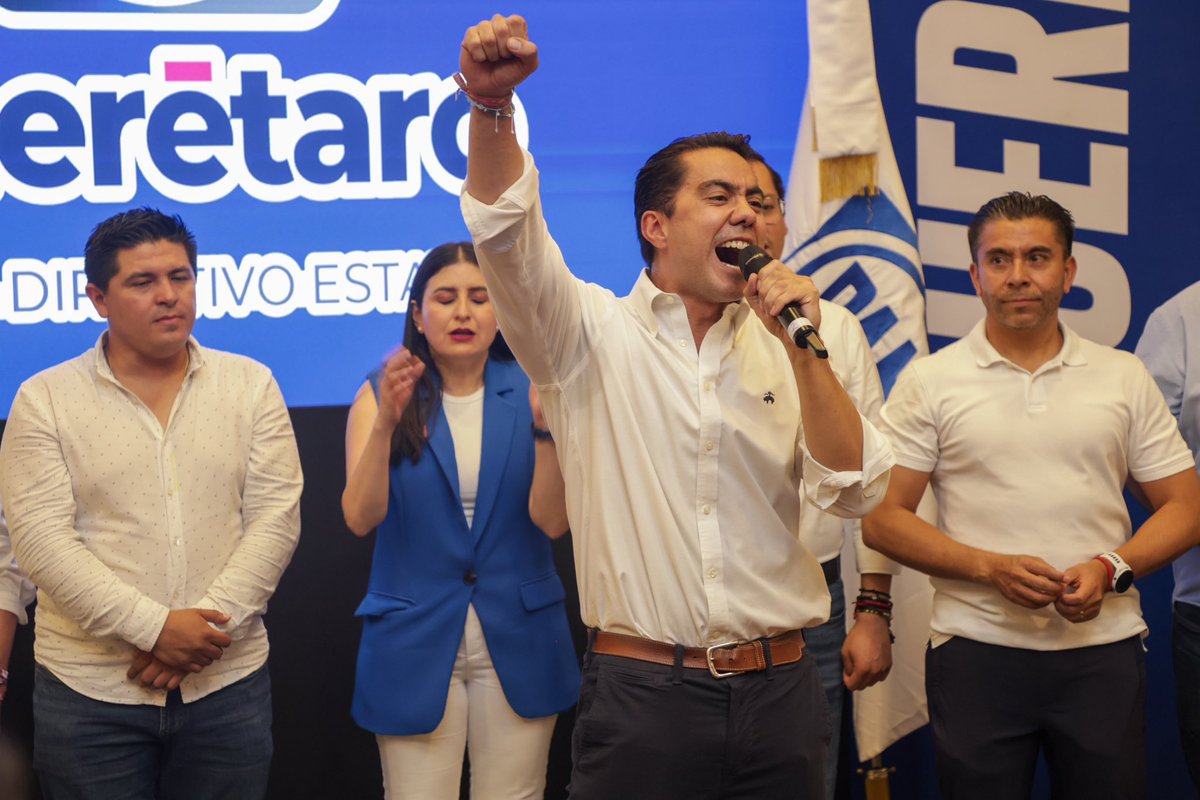 FeliFerMacias's tweet photo. ¡GANAMOS CONTUNDENTEMENTE QUERÉTARO! Agradezco cada muestra de apoyo, de cariño y de alegría para hoy poder empezar a construir juntos el mejor Querétaro de la historia.

#FeliferPresidente https://t.co/PRj71mkPfd