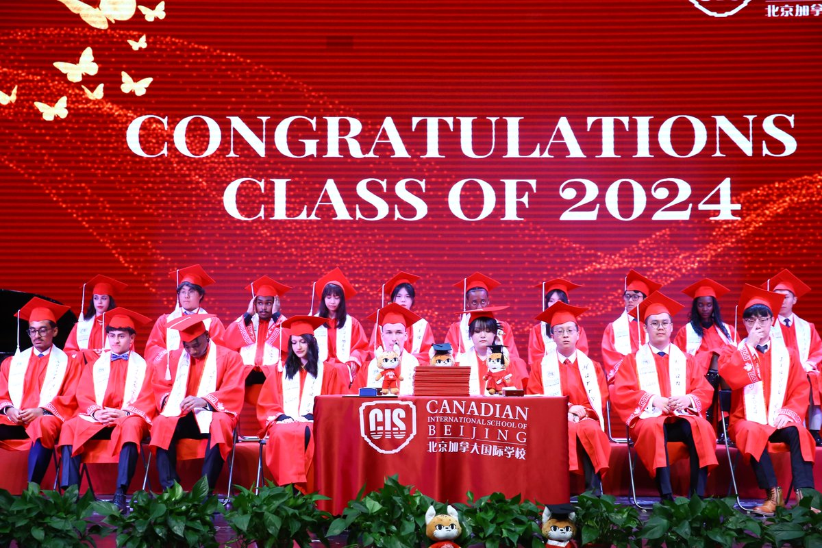 CISBeijing's tweet image. Congratulations to the class of 2024!🎉👏🎓💐
#CISB #北京加拿大国际学校 #graduationclassof2024 #CISB毕业典礼 #myCISB