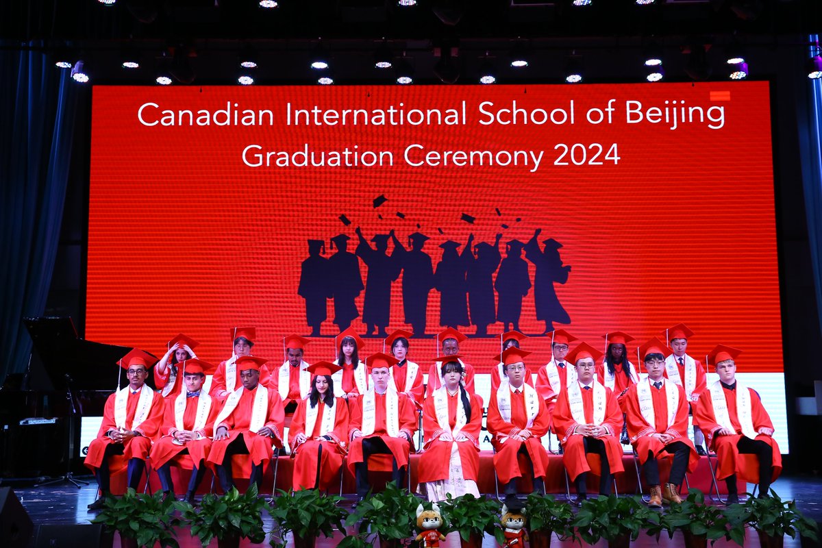 CISBeijing's tweet image. Congratulations to the class of 2024!🎉👏🎓💐
#CISB #北京加拿大国际学校 #graduationclassof2024 #CISB毕业典礼 #myCISB