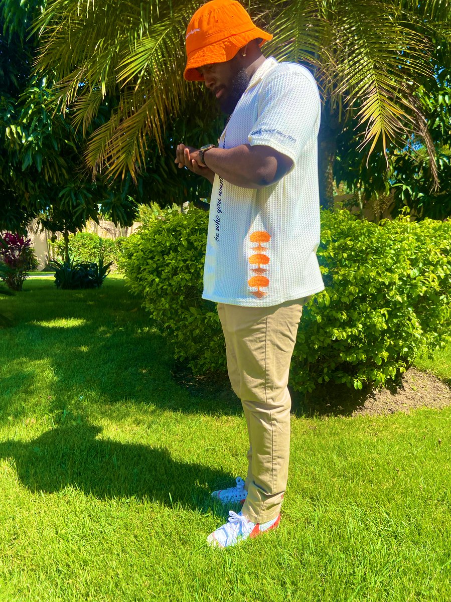 BravadoTheBold1's tweet photo. “Kill em with kindness, then piss on their grave”🪦..
#PlayaShitOnly☀️🍊 https://t.co/DFYlk0ZNfo