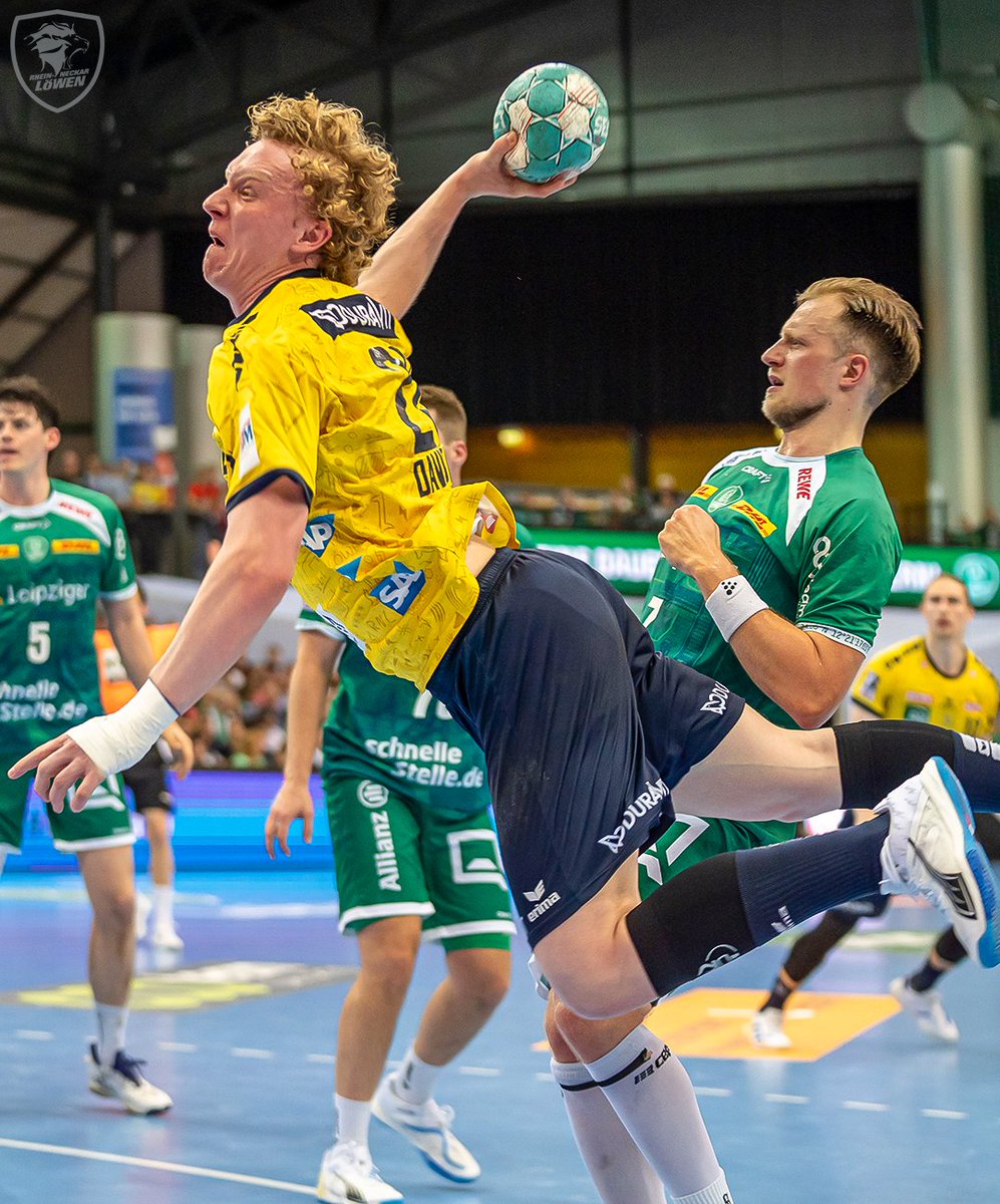 RNLoewen's tweet photo. Noch einmal für diese Saison: Die Bilder des
Spiels! 🦁📸 #rnl #rnloewen #handball #LEIRNL https://t.co/TkRAciyVhk