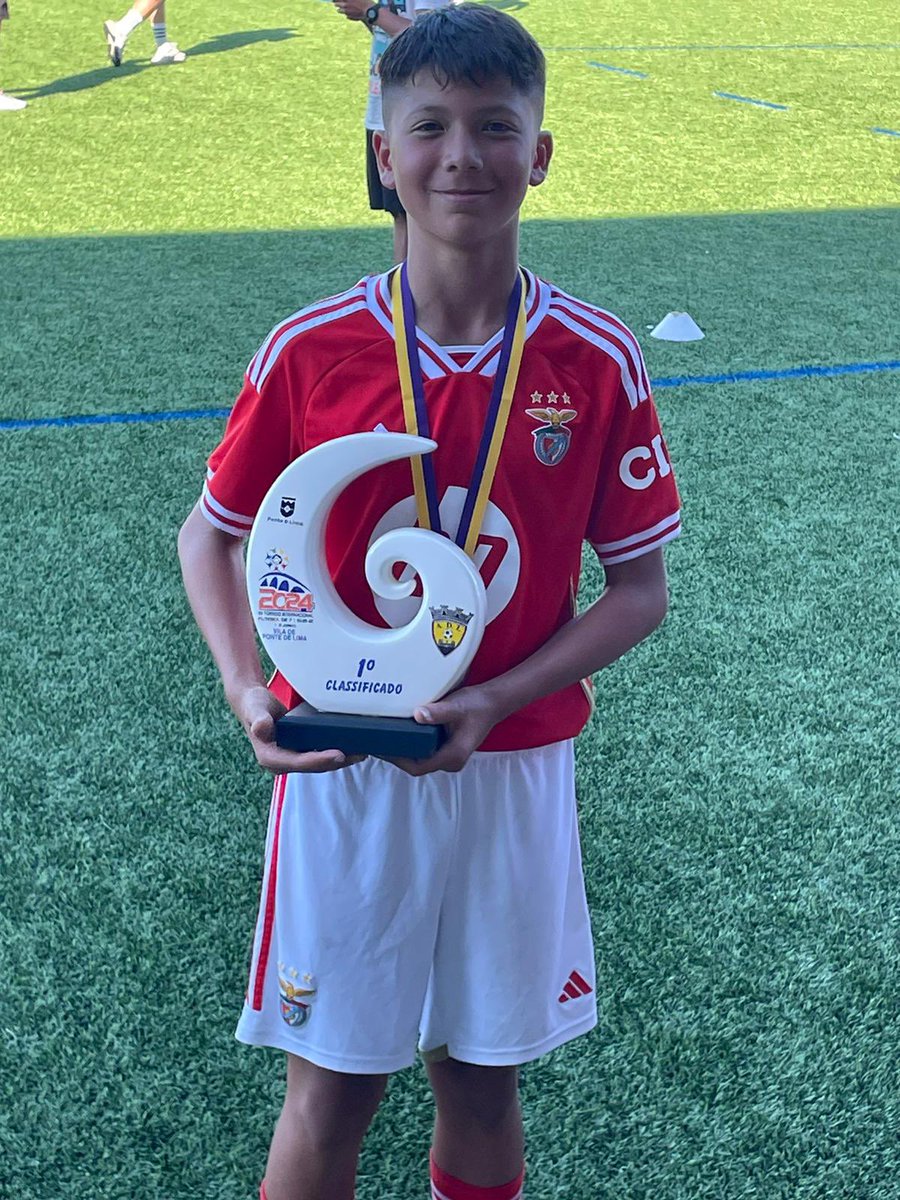 DiegoAnanda2's tweet photo. Ponte de Lima tournament topscorer with 8 goals, SLB winners with semi final 5-0 win v Sporting and 5-3 win v FC Porto. 👏🔥 https://t.co/qq1ZpkIwB4