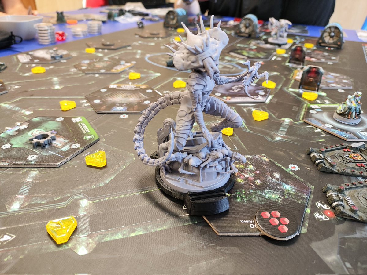 MisticosArkat's tweet photo. Partidazo de Némesis en cooperativo la de este viernes pasado en la asociación, lastima que por problemas ajenos tuvieron que dejarlo cuando iban ganando...
También hubo partida a Fallout, nueva obsesión de algunos socios.
Y por último 3 carreras seguidas a Pole Position. https://t.co/ZwSD9sHUCb