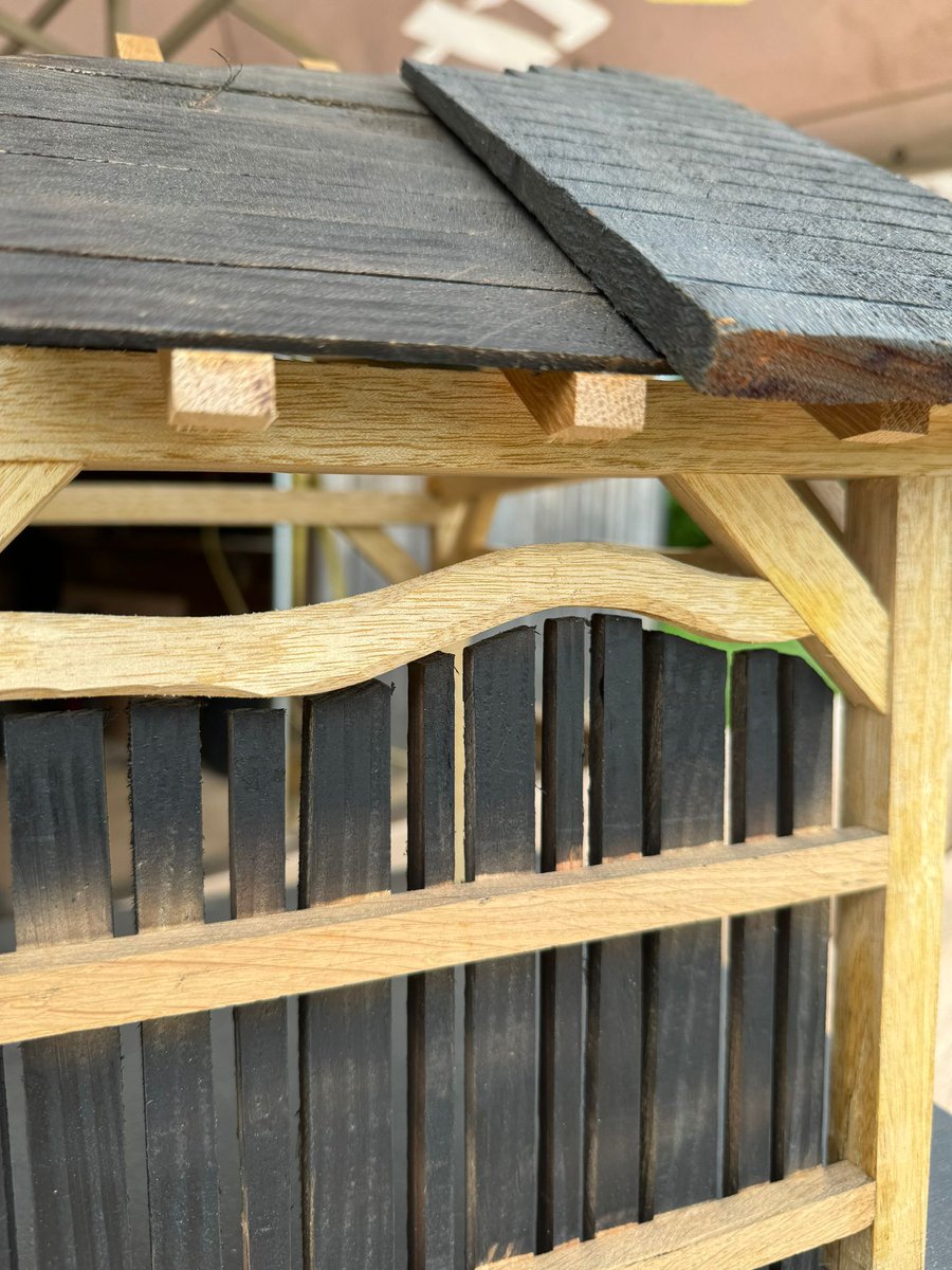 Before the build of the garden pavilion started on site for our Cotswold project, the super talented guys at Whittle Earth prepared this amazing model of the proposed building. 

More to come on the structure as it takes shape. 

#GardenDesigner #Cotswolds