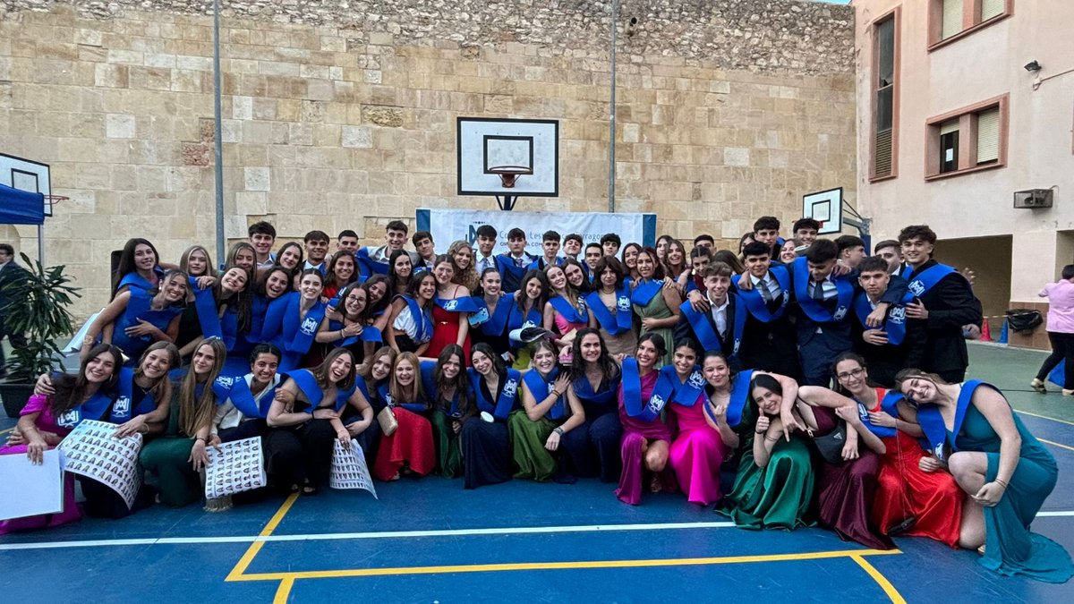 LestonnacTgn's tweet photo. 🎓✅ Molta sort als alumnes que es presenten a les PAU! Ens alegra haver-vos acompanyat fins aquí, alguns des de petits. Estem molt orgullosos de vosaltres! Ànims! 🤩👍 #provespau #pau2024
#lestonnac #tarragona #alumnes #batxillerat #juny2024 #nousreptes #novesaventures https://t.co/4sMJnOtxWz