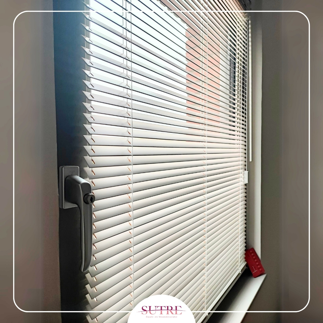 SutreHome's tweet photo. Ontdek de kracht van decoratie om het gewone speciaal te maken!

📲 0634303000
🌐https://t.co/IBJfxQQu74

#snellevering #bmfabrics #vitrage #inbetween #inmeten #raamdecoratie #raambekleding #raamdecoratieopmaat #houtenjaloezieën #aluminiumjaloezieen #zwarthoutenjaloezieën https://t.co/WRrw6fez12