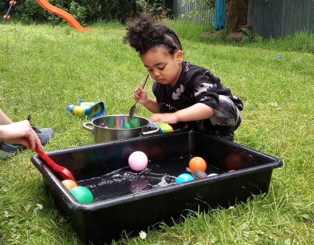 The children at Garden Gang enjoyed building and playing with loose parts at our last session. We are looking forward to a fun session of toasting marshmallows over a fire this week!