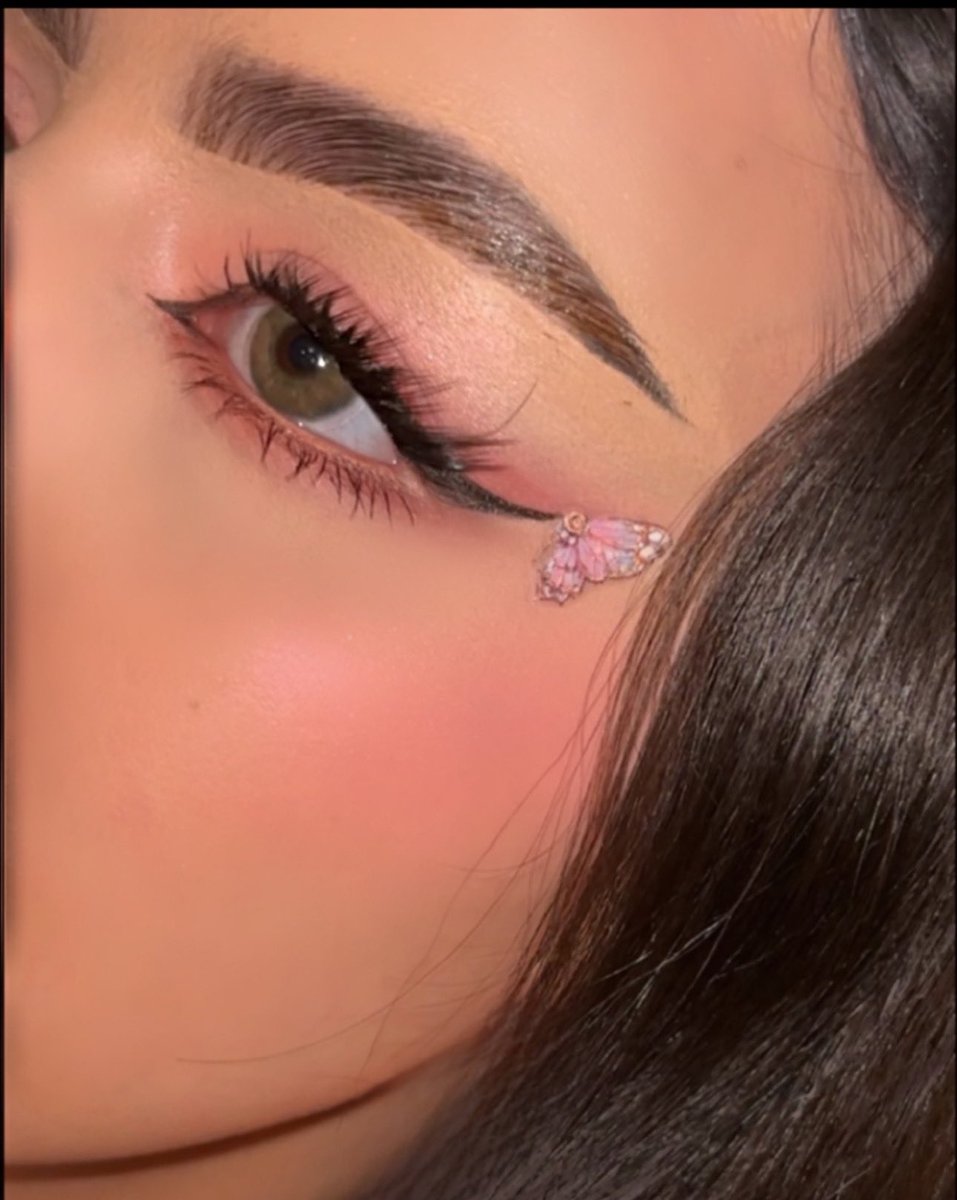 Glorymakeup99's tweet photo. الي تدور عدسات زيتيه طبيعيه لا تتعدى بيوتيس
جمالها مو عادي🤍!!!
مره أحب عدسة ڤيڤا نايت طبيعية جدا🥹
تحصلونها في @NICEONESA الكود Glo ✨ https://t.co/Bu09tWQHKA