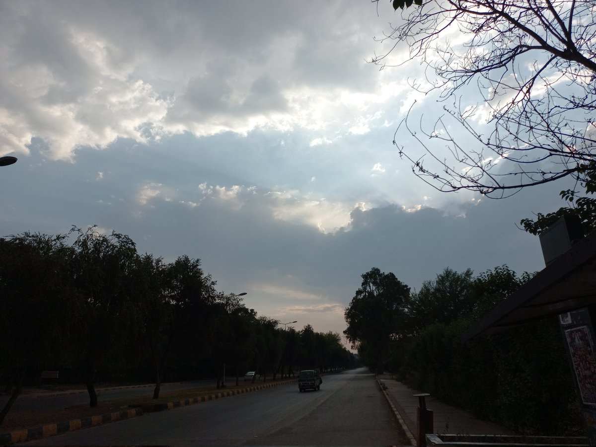 syeda__Hijab's tweet photo. View🪟🎑
#hii #goodevening #Hijab #XARMY #hello https://t.co/7nipdr8kwz