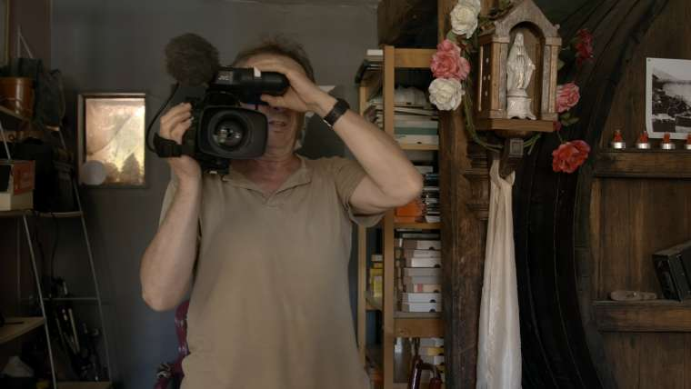 Culturagijon's tweet photo. 🎥 Una vida como cualquier otra🎥
En esta ocasión podremos disfrutar en #DocDelMes de una obra de Faustine Cros.
Al desempolvar los vídeos caseros que su padre grababa descubrió una historia nunca contada🥰No te la pierdas‼️
📌Escuela de Comercio
🗓️4/6
🕑19:00
V.O.S.E https://t.co/mQavcFy2LS