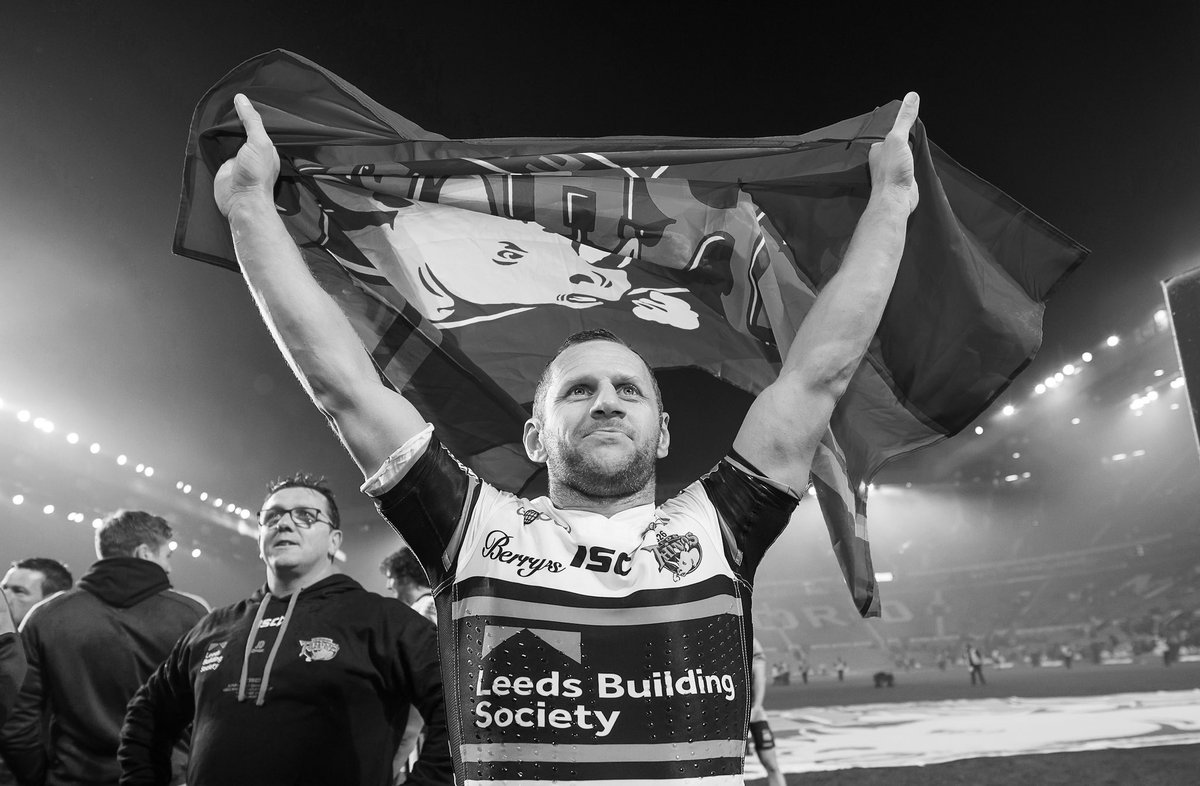 lake_legal's tweet photo. We were beyond sad to hear the news about @Rob7Burrow yesterday. He was the pride of Leeds and an absolute hero. In tribute to him and his legacy we’ve donated to the Rob Burrow Centre for Motor Neurone Disease. Our thoughts are with his family and friends. #RIP Rob https://t.co/T0xTzsGEkp