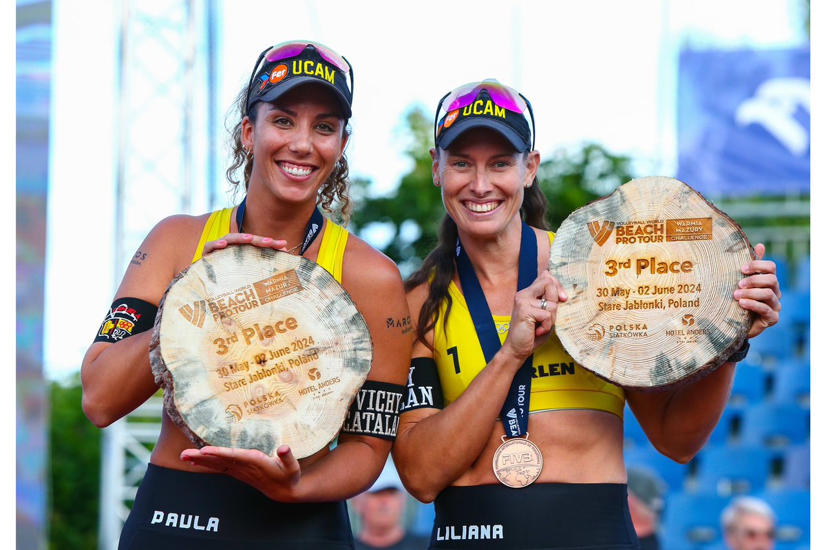 vp_lili_paula's tweet photo. BRONZE MEDAL 🥉🤩 in Stare Jablonki🇵🇱

Super excited to finally reach the semis and end up with a medal ☺️🫶

We wish 🇨🇦 a speedy recovery ❤️‍🩹🙏

Next up Ostrava 🇨🇿❤️🫶

📸 @BeachVBWorld 

#UCAM #ProyectoFER #Iberdrola #EvilEyeEyewear #VichyCatalan #AytoOrihuela  #VoleyPlaya https://t.co/Bk9LaQF9uS