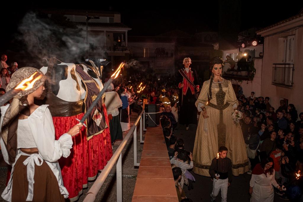 ajvacarisses's tweet photo. 📷 La Festa de la Vaca, en imatges!
🔗 https://t.co/f3i8d8E7Ea
#vacarisses #festadelavaca #fmp24 #baixadadelavaca #llegendadelavaca #balldelos #aplecdelavaca https://t.co/pSWYCdGlvU