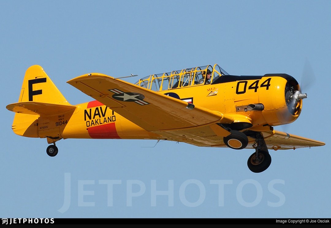 ivancp25's tweet image. #AccidenteAéreo de un avión #NorthAmerican #T6Texan, que aterrizó forzosamente tras agotar todo su combustible, en un terreno en #Empire, #StanislausCounty, al Este del Aeropuerto de #Modesto (MOD/KMOD), en #California, EEUU 🇺🇸. Los 2 ocupantes sufrieron heridas leves. 01-06-24