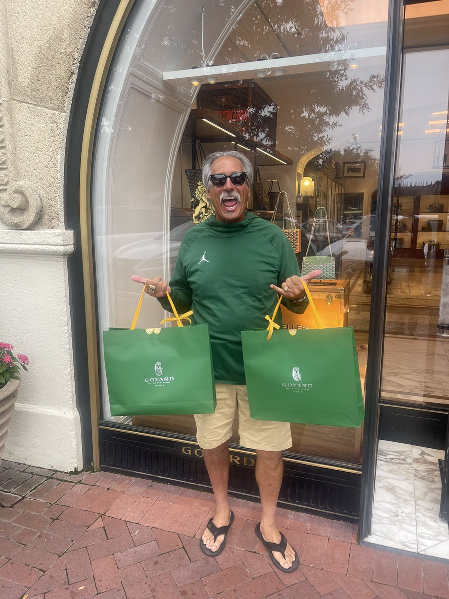 beam_coach's tweet photo. In Dallas. Got the bags with my boy @ynghefe_ at @goyardofficial 
Not just security 
#LaneyBuilt
2 Claps Ready Ready https://t.co/jmNxmJEymG