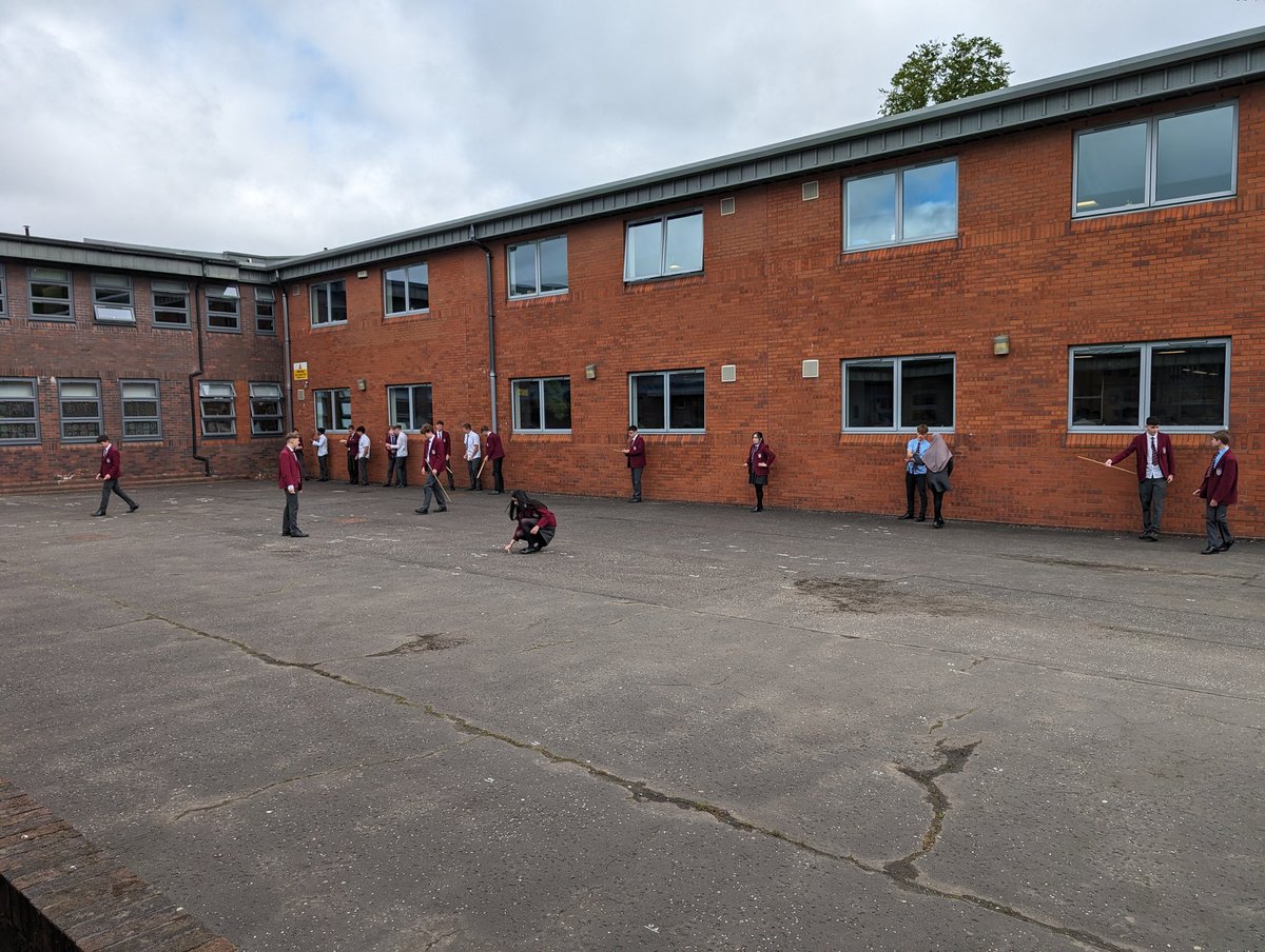 St Ninian's Physics tweet media