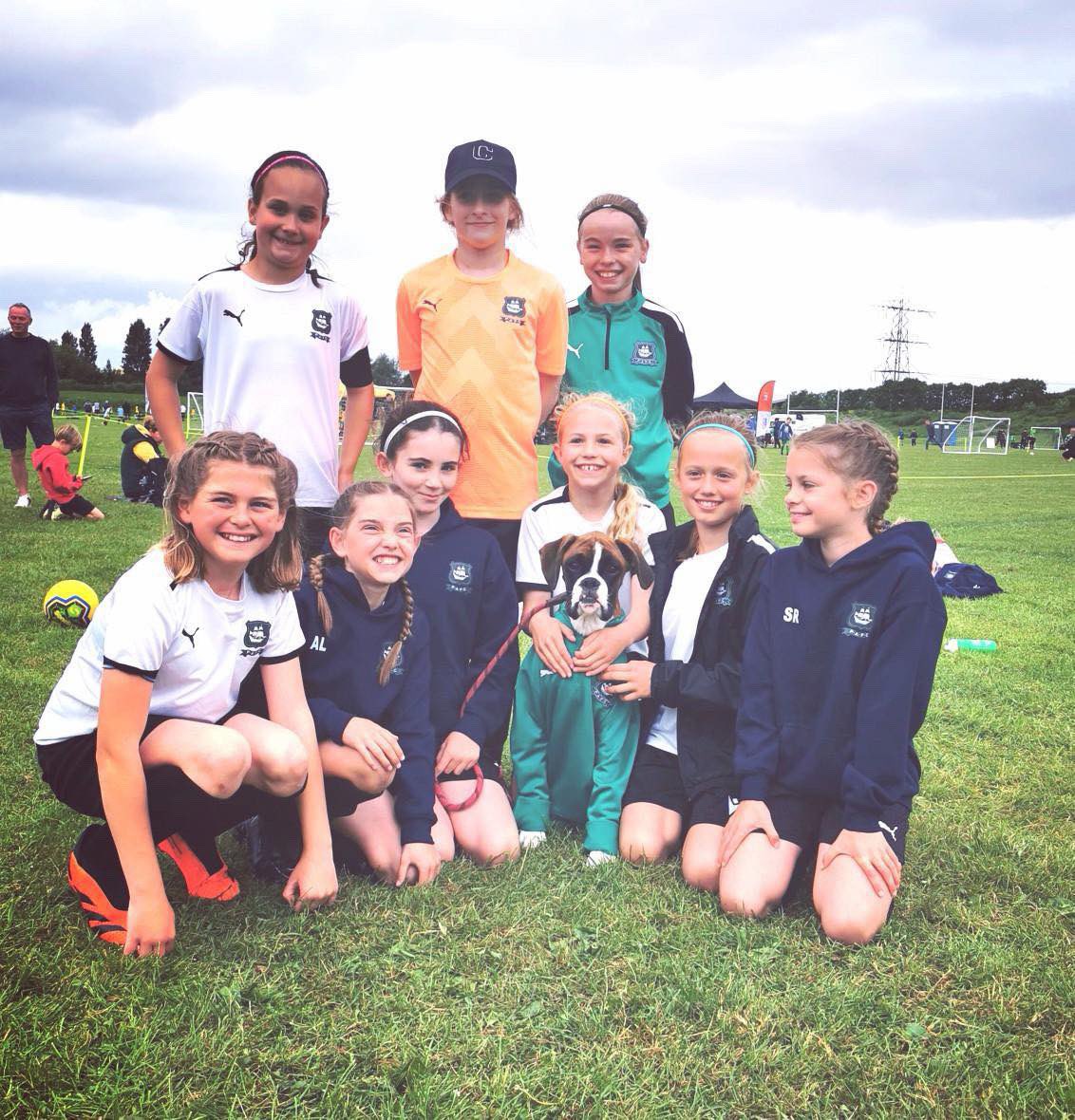 #EndOfSeasonShoutout to Argyle Community Trust U10s Girls at the Sports Tours Somerset tournament at the weekend. With Sonny the mascot 🐕 #GrassrootsFootball #TeamGrassroots #GRF