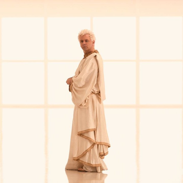 primevideouk's tweet image. We said serve the Almighty and Aziraphale only heard serve. #GoodOmens #MichaelSheen